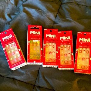 Kids impress mini press on manicure fingernails